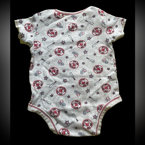 Boston Res Sox Vintage Look Onesie - Picture 2 of 3